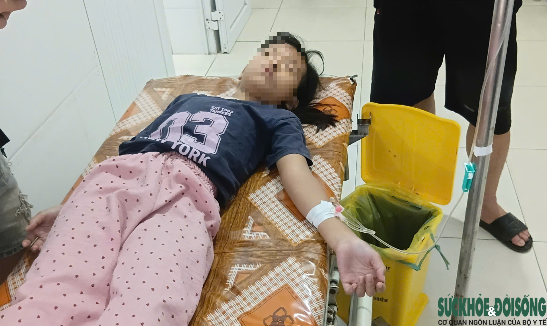 Hơn 20 người nhập viện ở Nghệ An nghi ngộ độc sau ăn bánh mì- Ảnh 1.