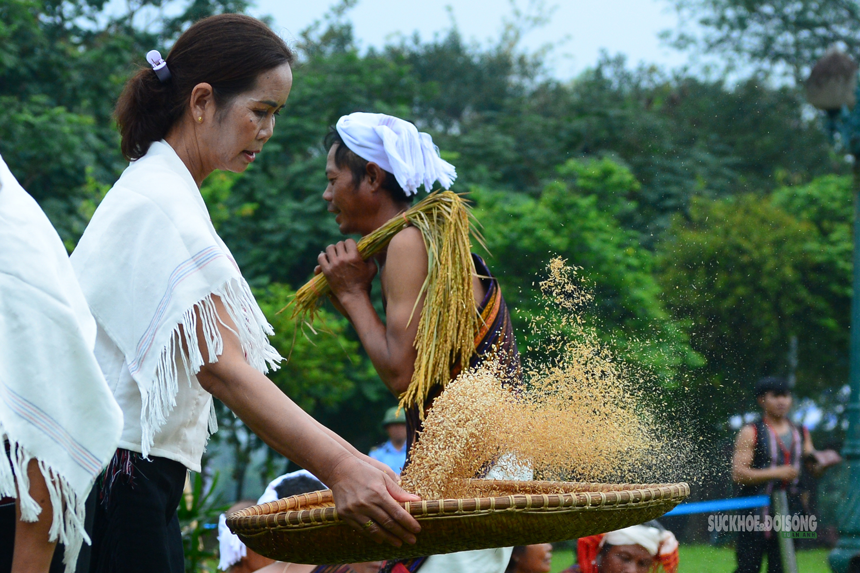 [Ảnh] Người Chu Ru mang mùa vàng từ đại ngàn về Thủ đô- Ảnh 9.