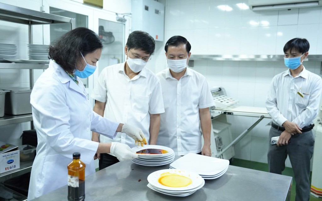 Nâng cao năng lực kiểm nghiệm để quản lý an toàn thực phẩm theo chuỗi cung ứng- Ảnh 4. Nâng cao năng lực kiểm nghiệm để quản lý an toàn thực phẩm theo chuỗi cung ứng- Ảnh 4.
