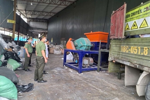 Tiêu hủy 6.000 áo phông in không đầy đủ bản đồ Việt Nam- Ảnh 2.