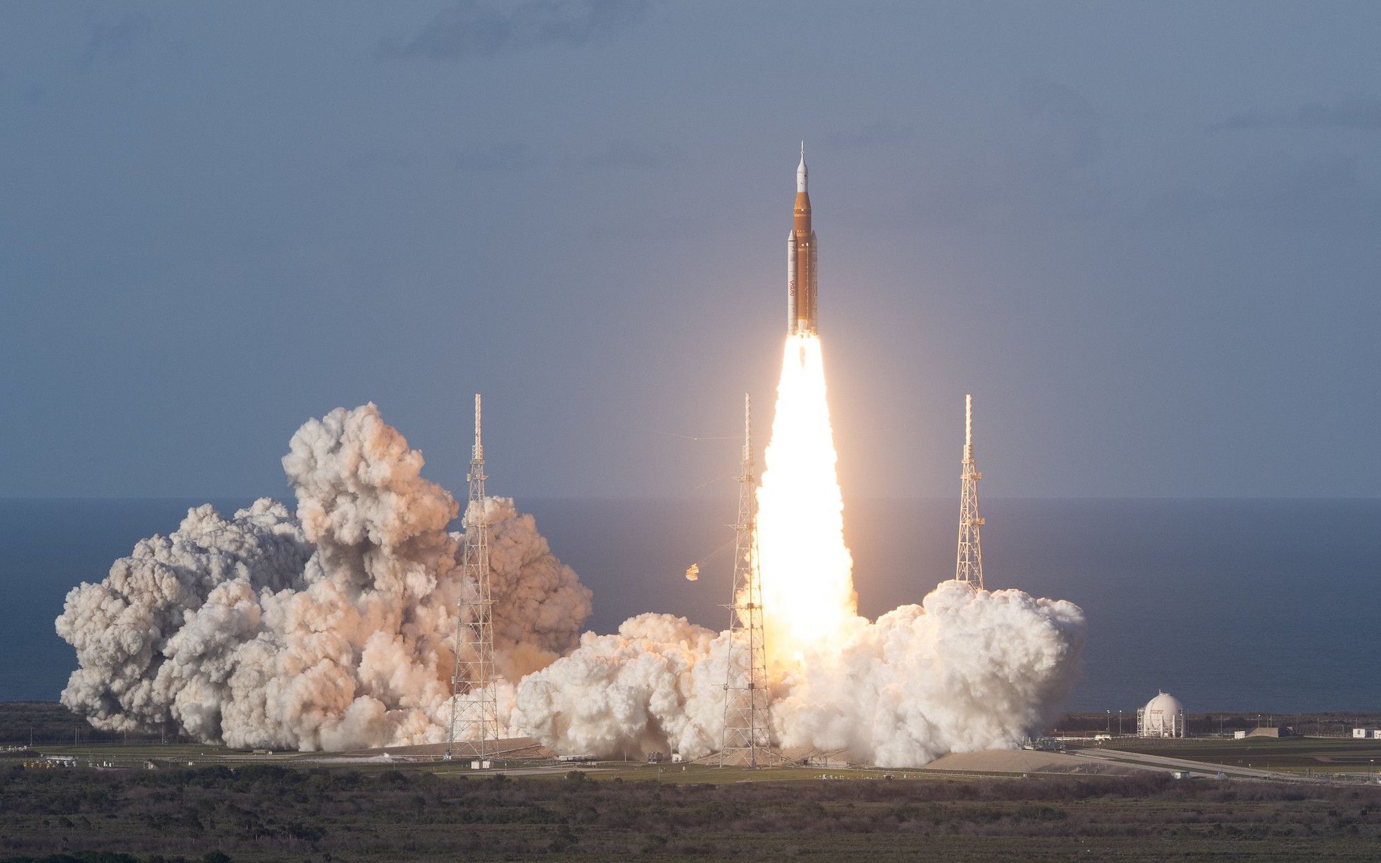 Chiêm ngưỡng khoảnh khắc tàu vũ trụ đưa con người thám hiểm Mặt Trăng lần thứ 2