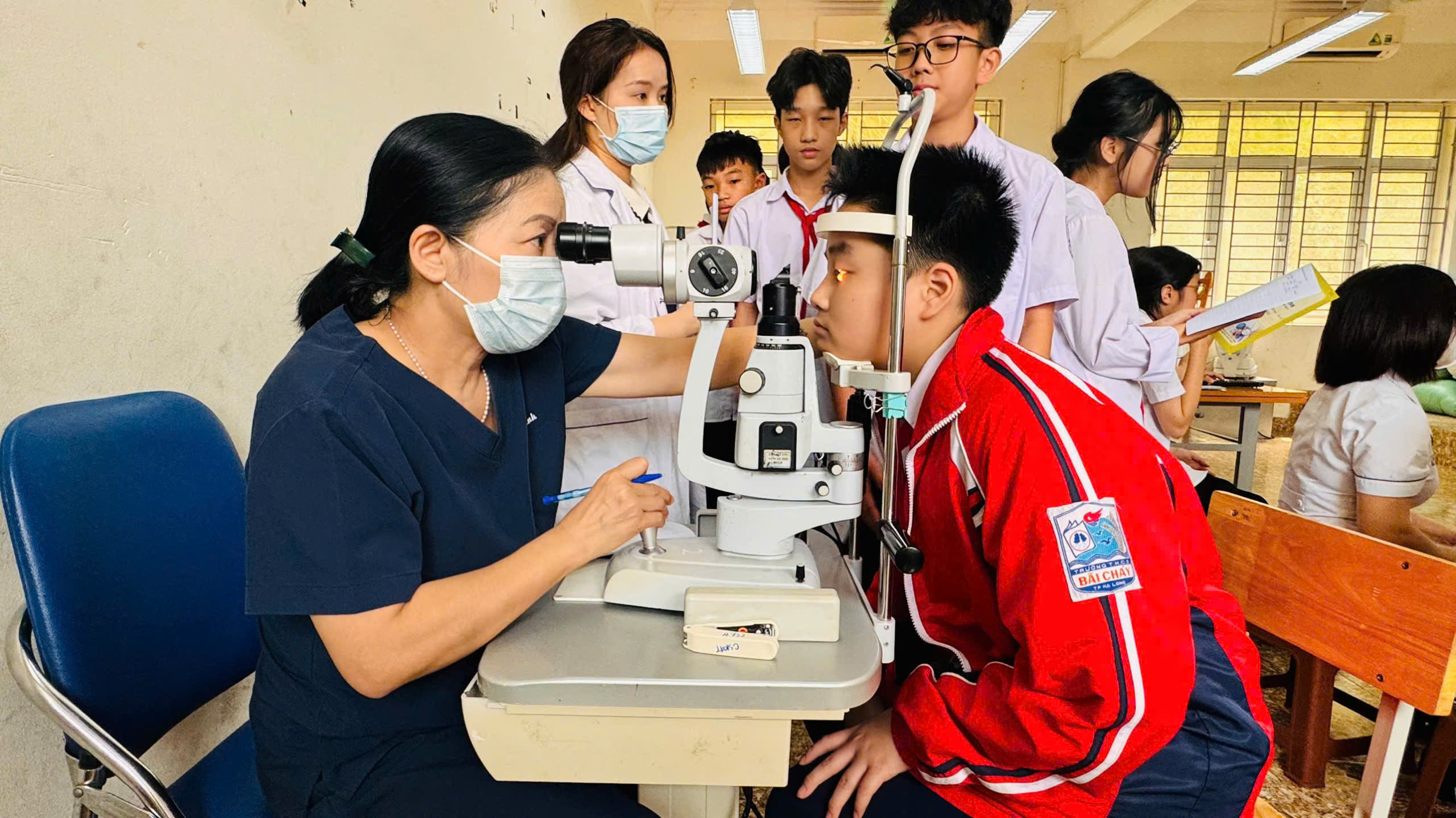 Hưởng ứng Ngày sức khỏe toàn dân 7/4: Quảng Ninh triển khai khám, tư vấn và truyền thông y tế, từ học đường đến cộng đồng - Ảnh 2.