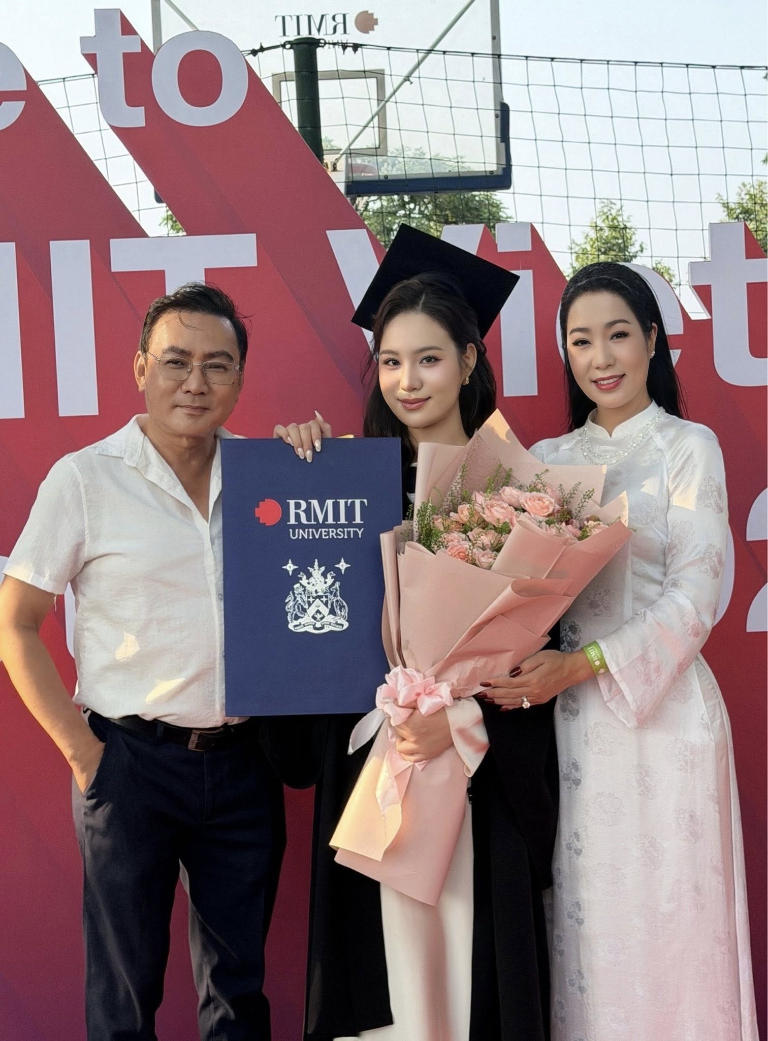 Con gái NSND Trịnh Kim Chi: Cao 1m72, vừa tốt nghiệp loại Giỏi ngành hàng không- Ảnh 2.