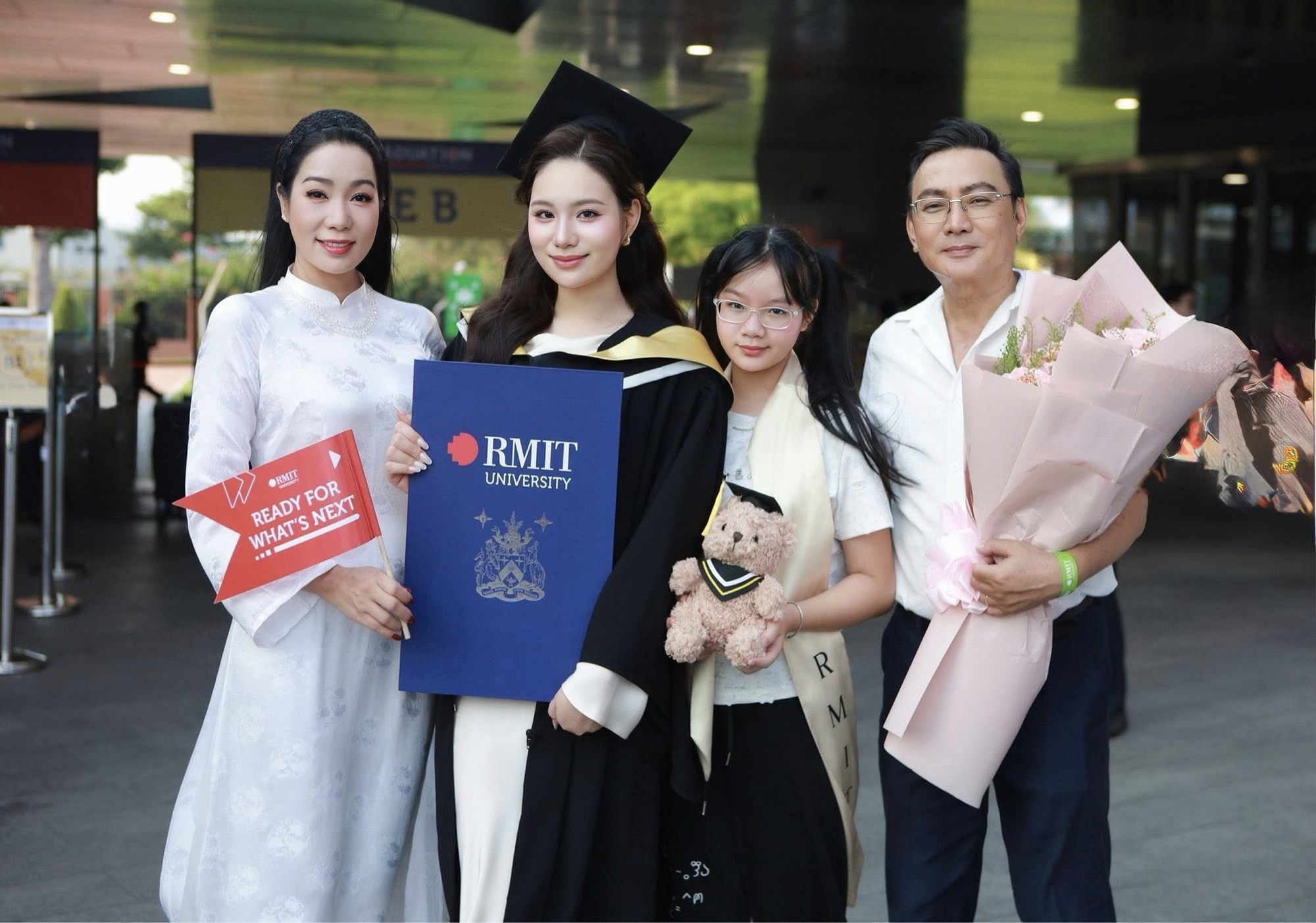 Con gái NSND Trịnh Kim Chi: Cao 1m72, vừa tốt nghiệp loại Giỏi ngành hàng không- Ảnh 1.