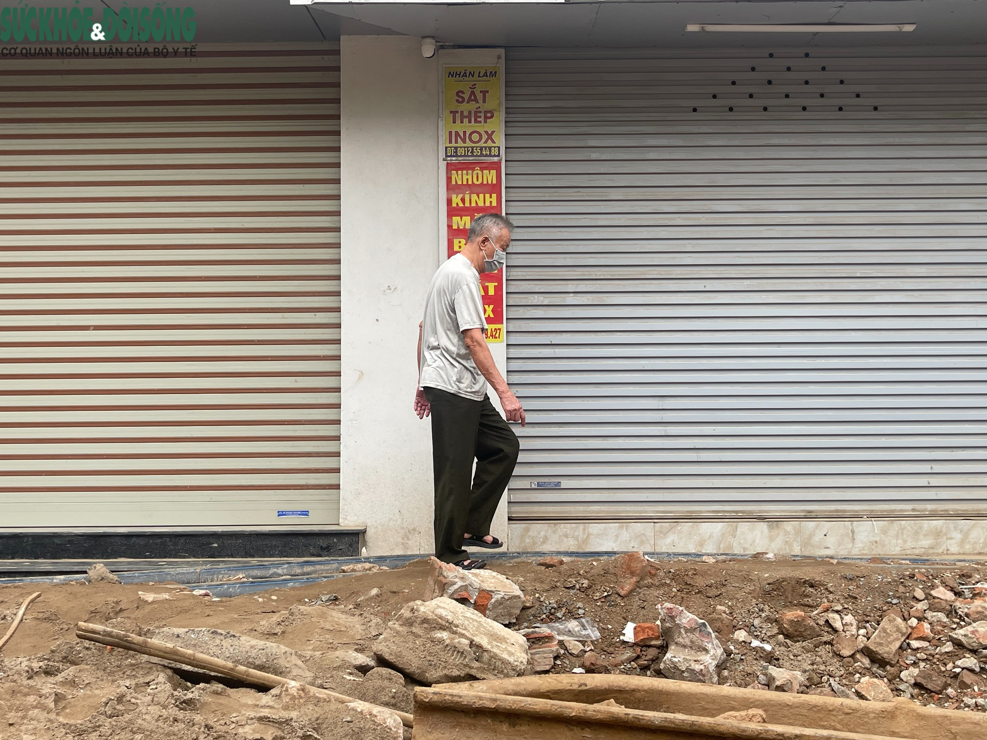 Đường Nguyễn Tuân, Hà Nội ngổn ngang thi công, người dân 'dò dẫm' từng mét- Ảnh 8.