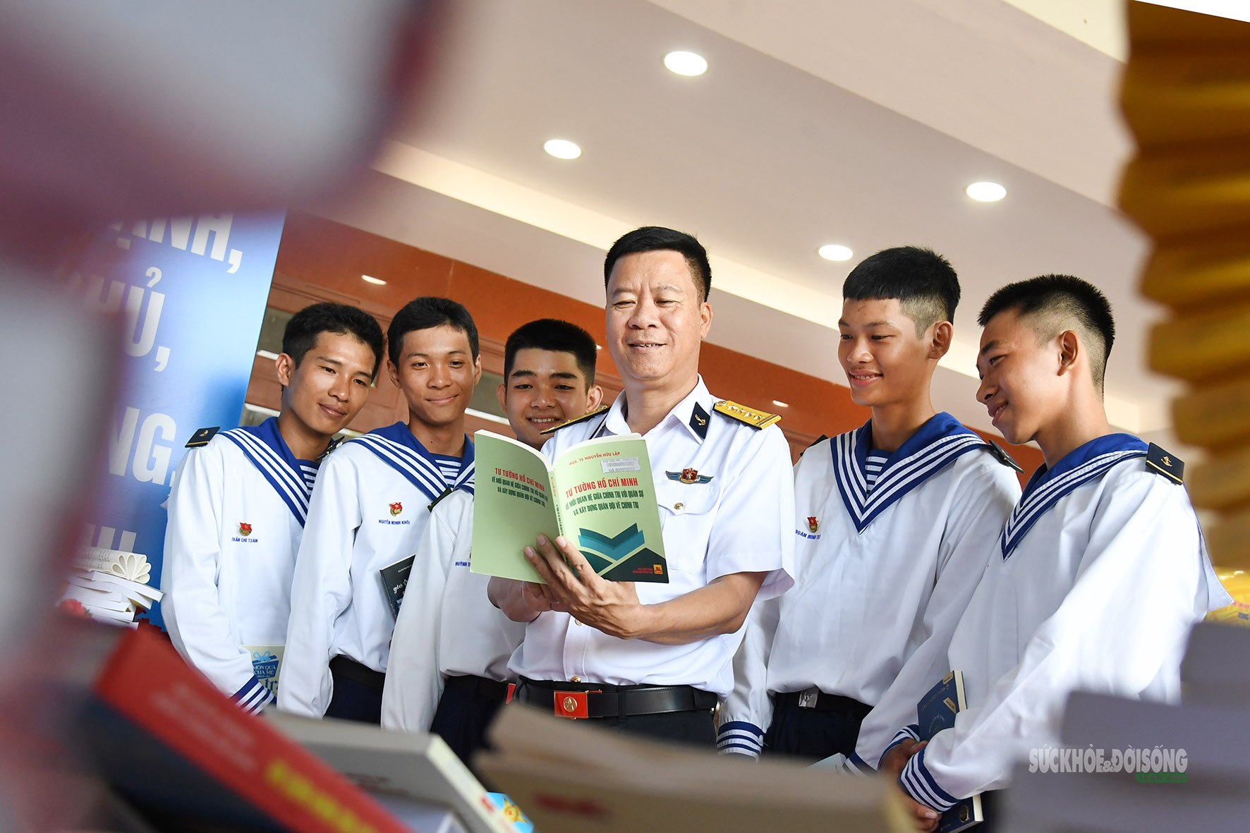 Bộ đội Vùng 5 Hải quân lan tỏa phong trào đọc sách- Ảnh 3.