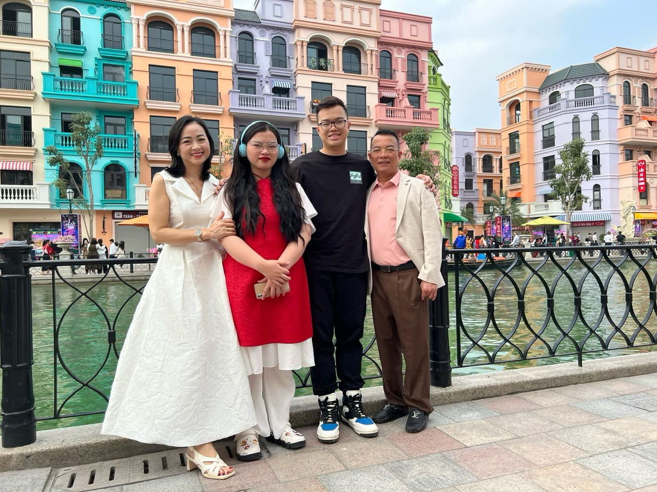 Đời thực trong căn biệt thự mặt phố của nữ NSƯT đóng vai mẹ Thanh Sơn phim 'Đồng hồ đếm ngược'- Ảnh 11.