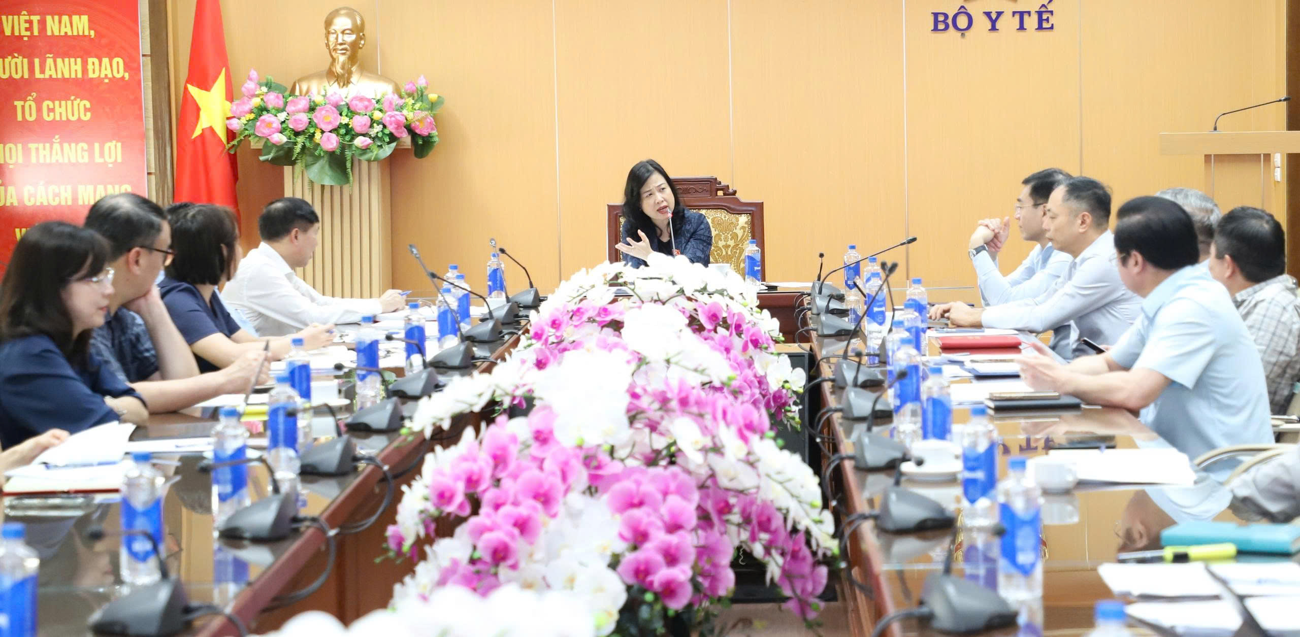 Bộ trưởng Đào Hồng Lan: Quyết liệt phân cấp, cắt giảm, đơn giản hóa thủ tục hành chính, điều kiện kinh doanh ngành y- Ảnh 2.