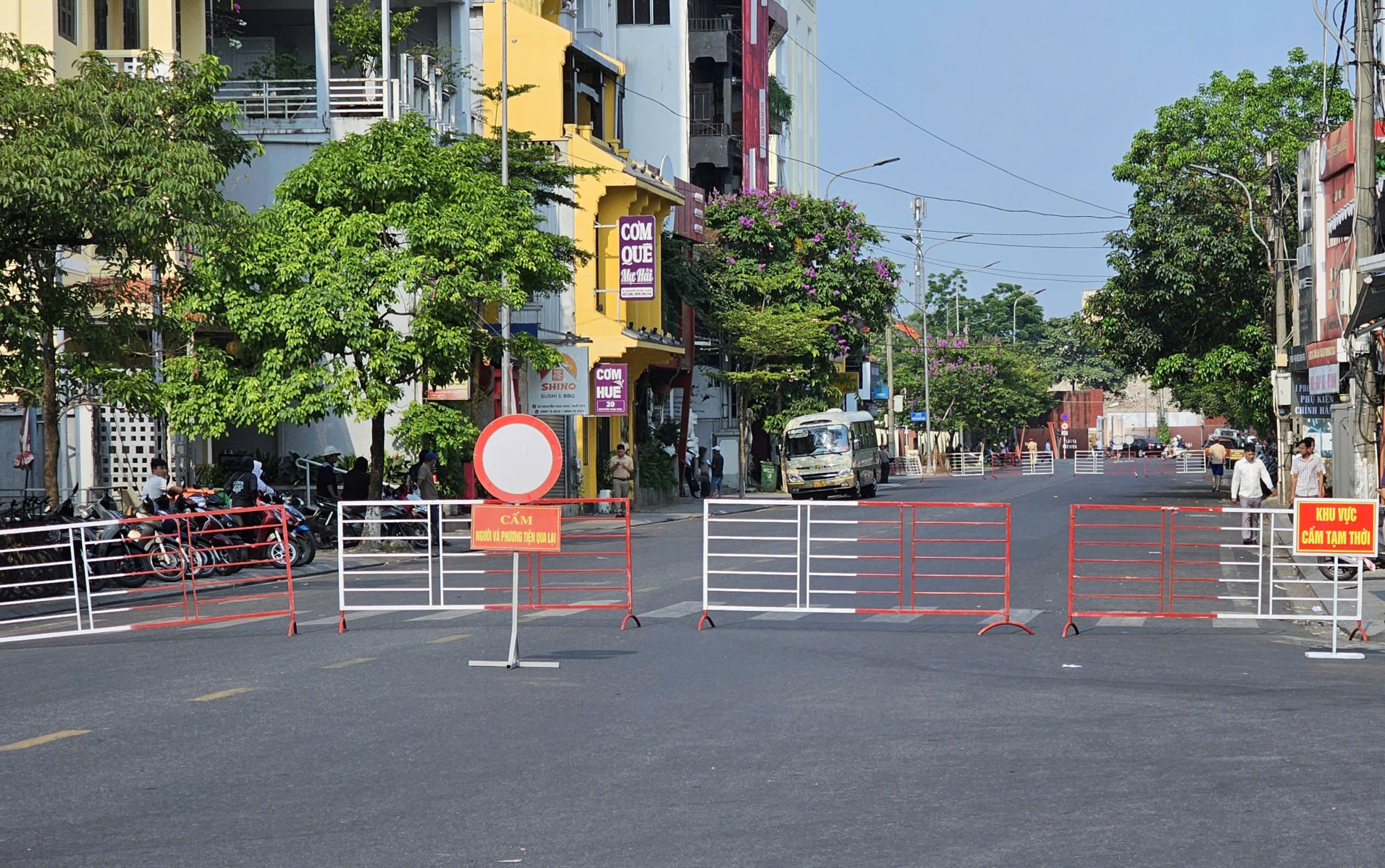 Sở Du lịch TP Huế thông tin việc cưỡng chế bàn giao tài sản tại khách sạn Romance- Ảnh 1.
