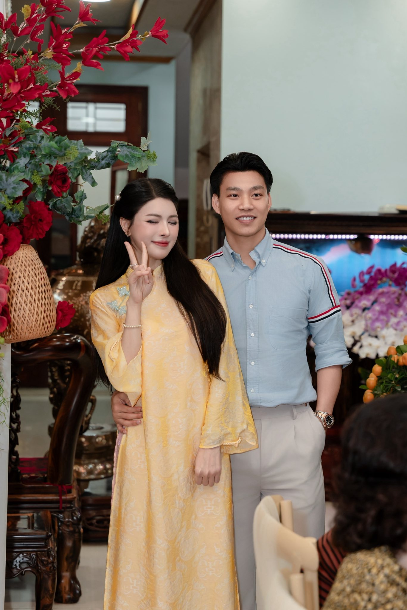 Mẹ vợ cầu thủ Văn Thanh gây chú ý trong ngày đặc biệt của con- Ảnh 7.