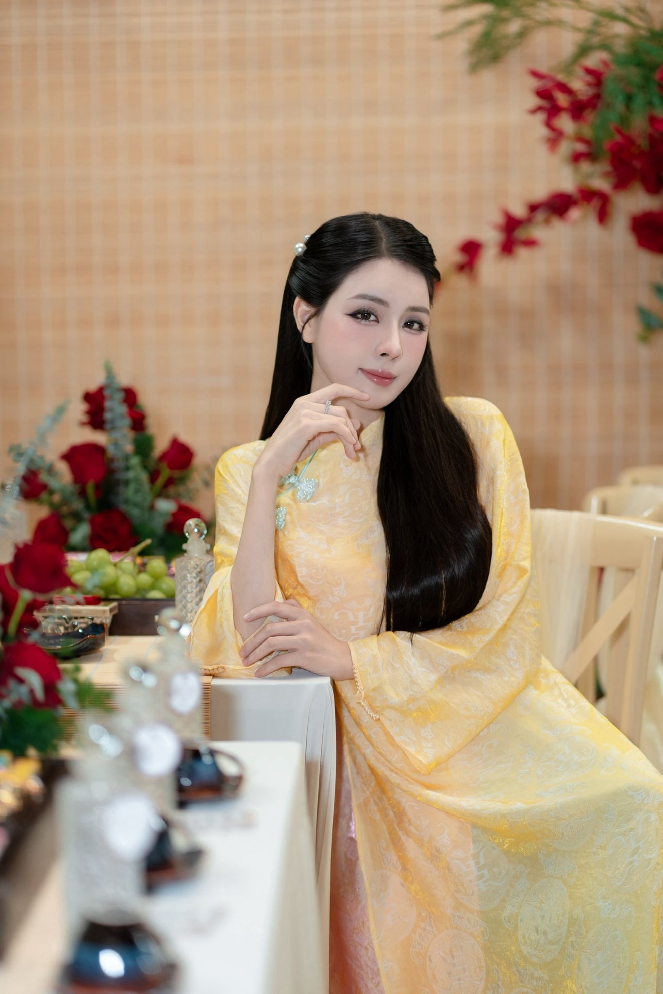 Mẹ vợ cầu thủ Văn Thanh gây chú ý trong ngày đặc biệt của con- Ảnh 9.