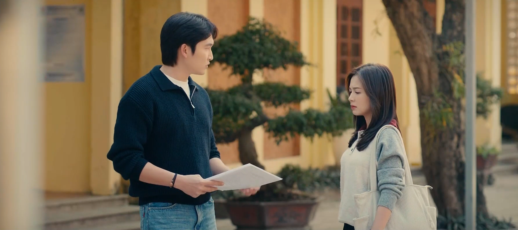 Ngọc Huyền tiết lộ chuyện 'ngượng ngùng' khi diễn cảnh ôm hôn Đình Tú- Ảnh 1.