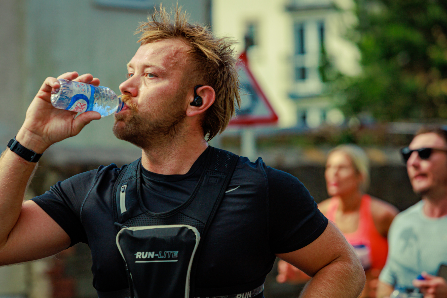 Uống nước điện giải khi tập thể thao nặng, lợi hay hại?- Ảnh 3.