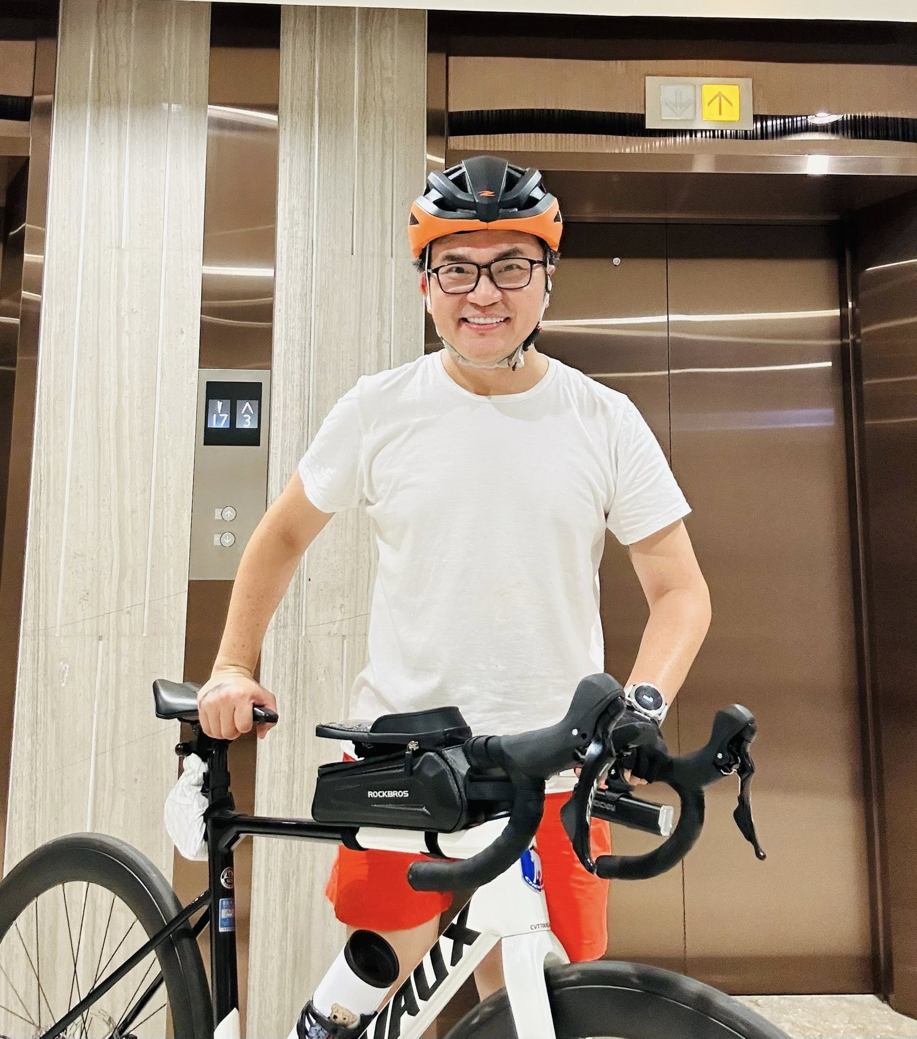 Nam MC 'Gương mặt thân quen' ở tuổi trung niên vẫn độc thân, chăm chỉ làm việc thiện- Ảnh 9.