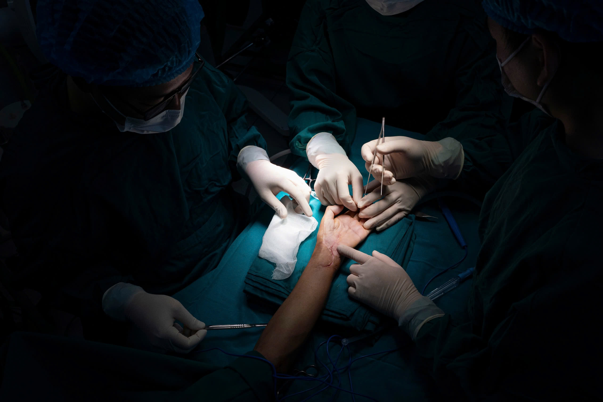 PGS.TS.BS Nguyễn Mạnh Khánh - Người giữ lửa tri thức, nối dài y đức- Ảnh 4.