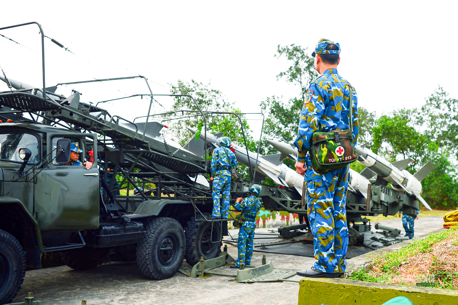 Người chiến sĩ quân y tận tụy giữa trận địa tên lửa- Ảnh 1.