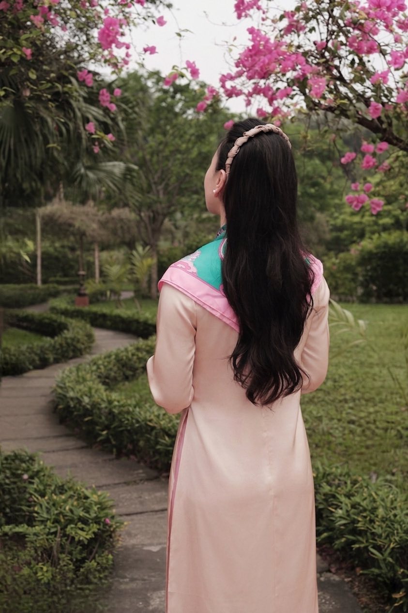 Phương Oanh nhẹ nhàng khoe ảnh tận hưởng khoảnh khắc 'vệt nắng cuối chiều'- Ảnh 2.