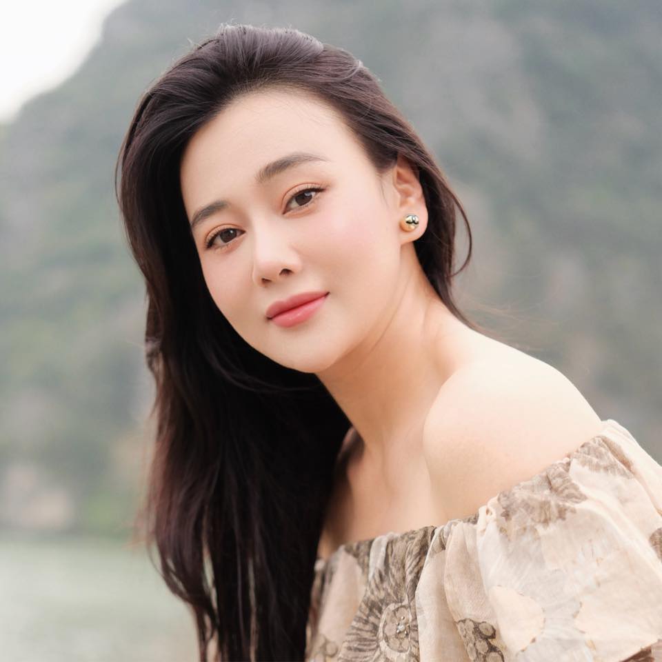 Phương Oanh nhẹ nhàng khoe ảnh tận hưởng khoảnh khắc 'vệt nắng cuối chiều'- Ảnh 5.