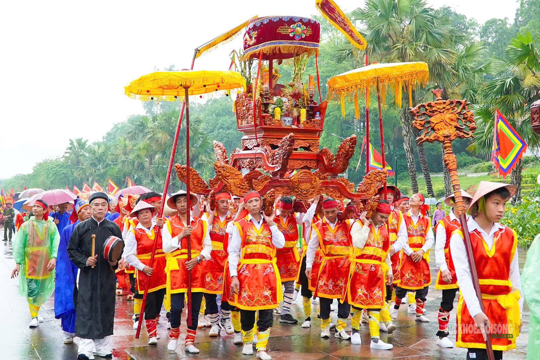 Linh thiêng lễ rước kiệu ở Đền Hùng- Ảnh 4.