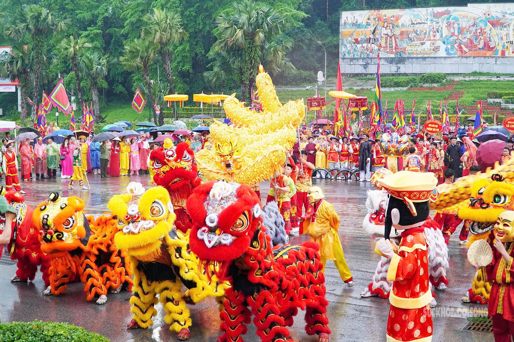 Linh thiêng lễ rước kiệu ở Đền Hùng- Ảnh 6.