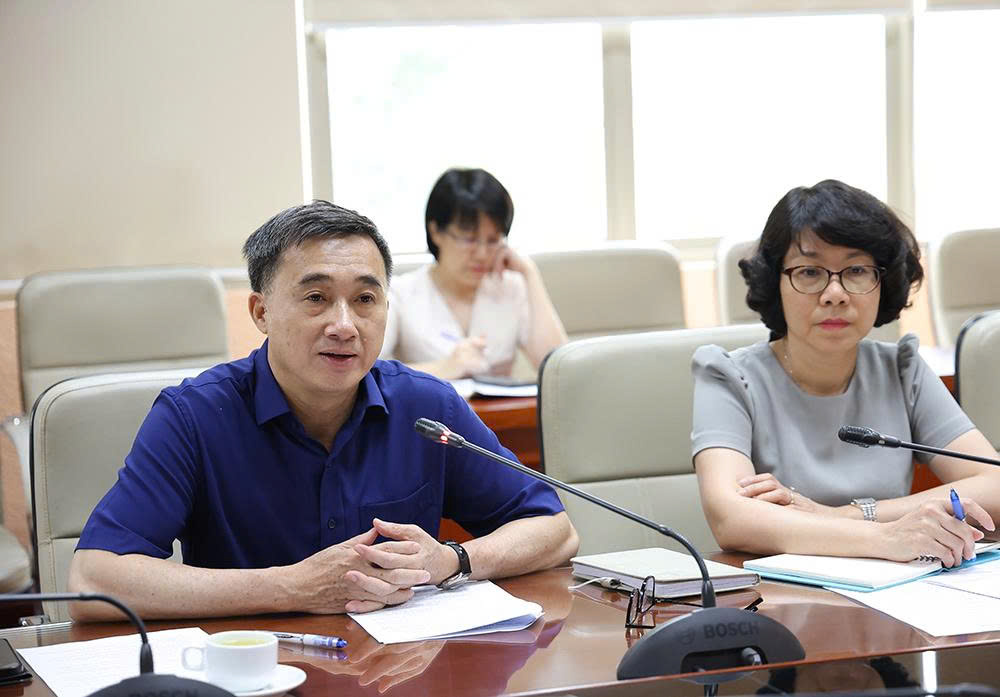 Thứ trưởng Bộ Y tế Trần Văn Thuấn tiếp, làm việc với Chuyên gia cố vấn chính sách của JICA- Ảnh 1.