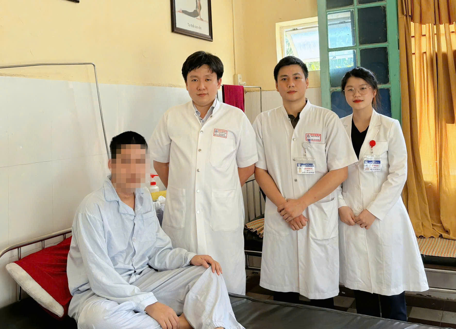 Từ ca bệnh nuốt 3 bàn chải đánh răng, cảnh báo biến chứng nguy hiểm bởi dị vật 'quá khổ'- Ảnh 3.