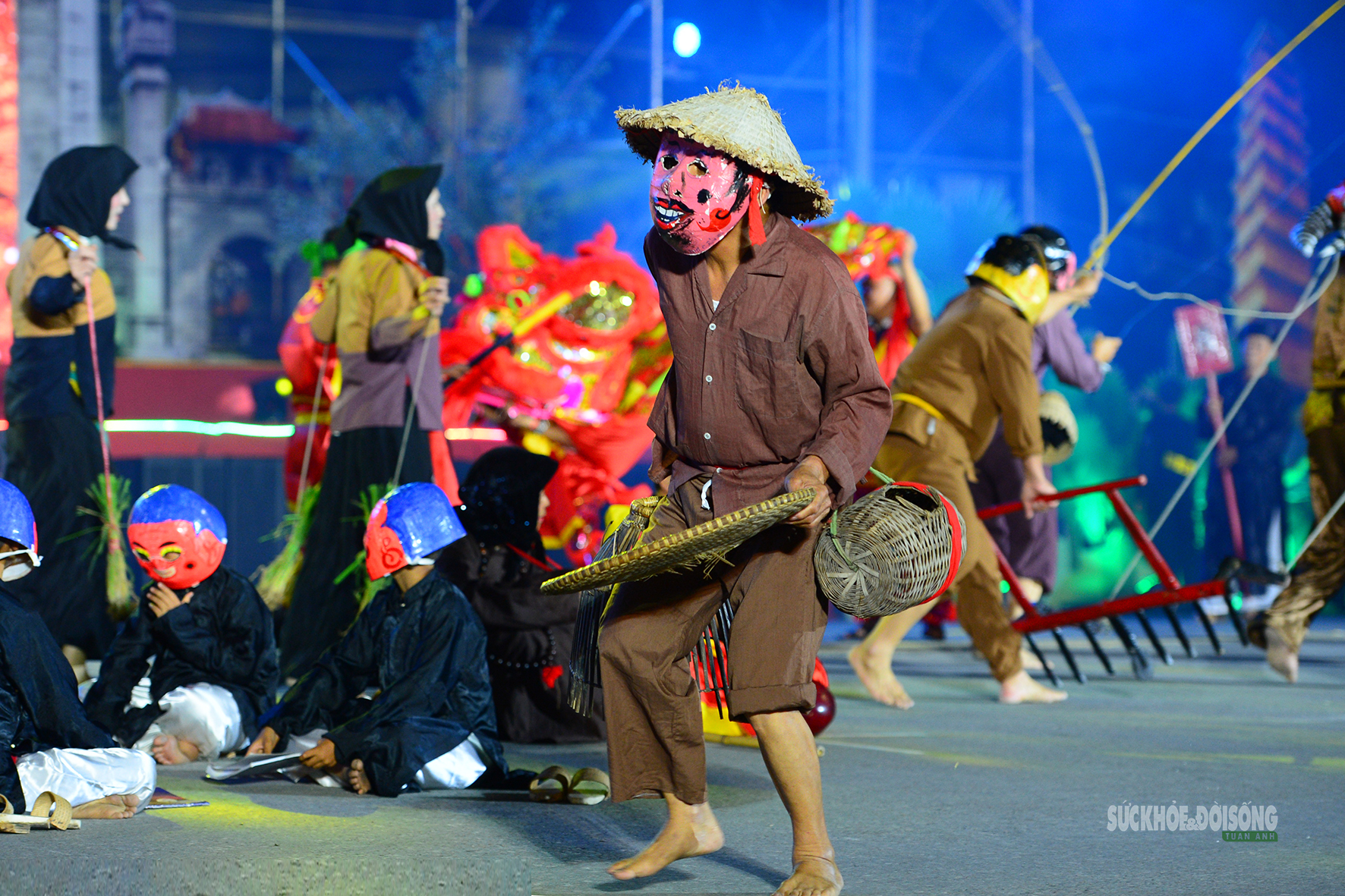 Rực rỡ 'Thanh âm nguồn cội' trong đêm hội đường phố Đất Tổ- Ảnh 12.