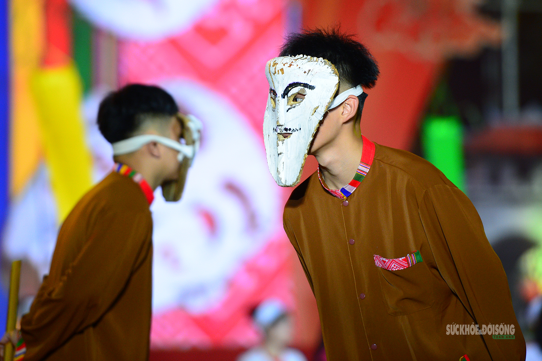 Rực rỡ 'Thanh âm nguồn cội' trong đêm hội đường phố Đất Tổ- Ảnh 9.