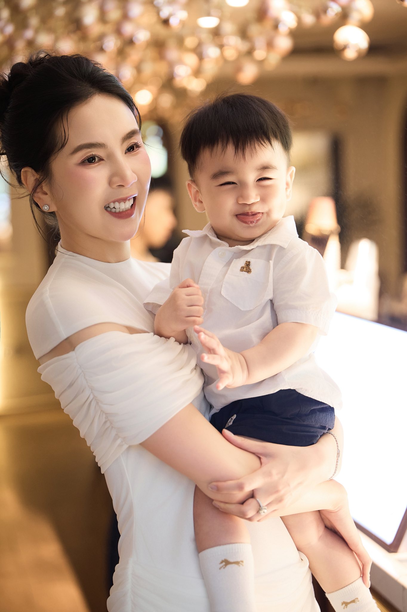 MC Mai Ngọc 36 tuổi khoe con trai 1 tuổi và phát ngôn gây bão mạng xã hội- Ảnh 2.