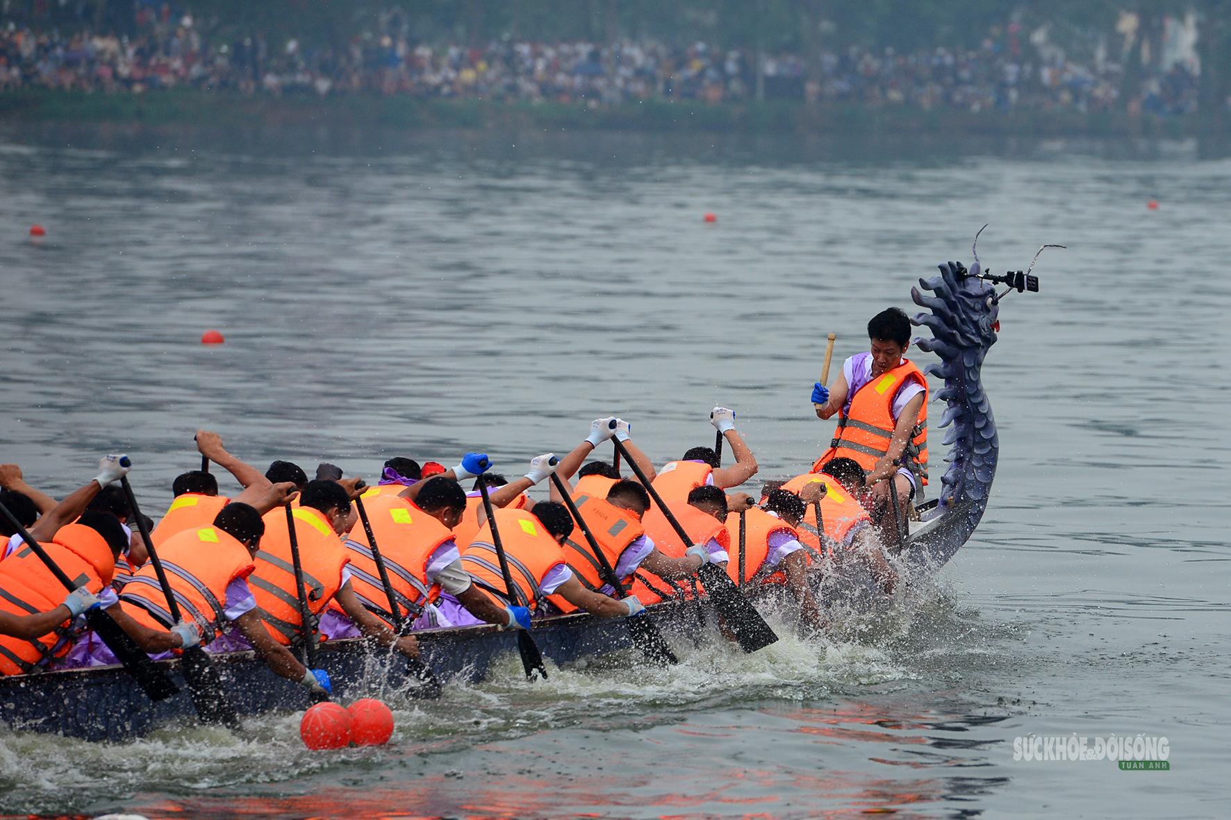 Những nhịp chèo dậy sóng hồ Văn Lang dịp Giỗ Tổ- Ảnh 9.