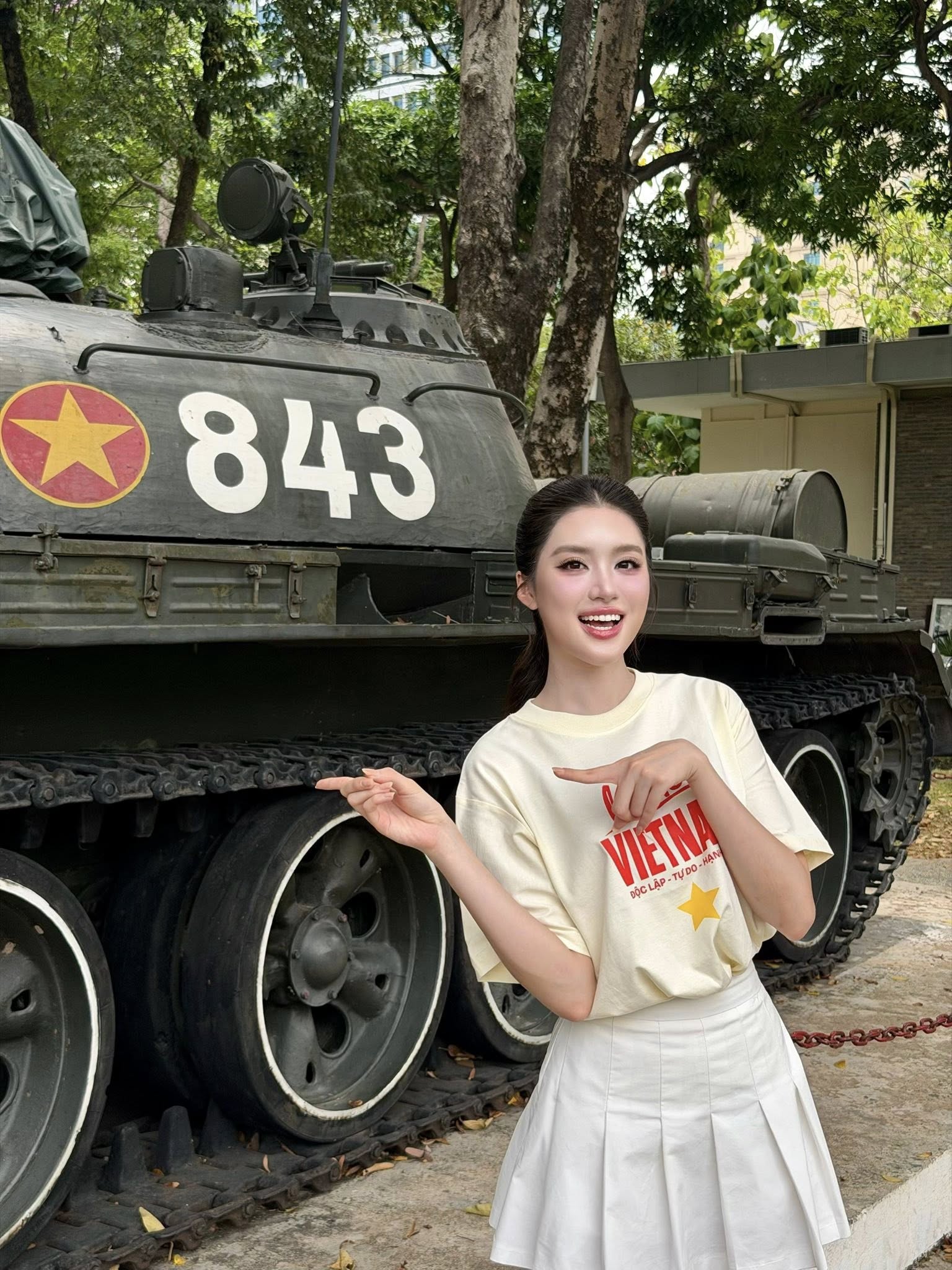 Phương Oanh gây chú ý với hình ảnh lần đầu tại Dinh Độc Lập- Ảnh 2.