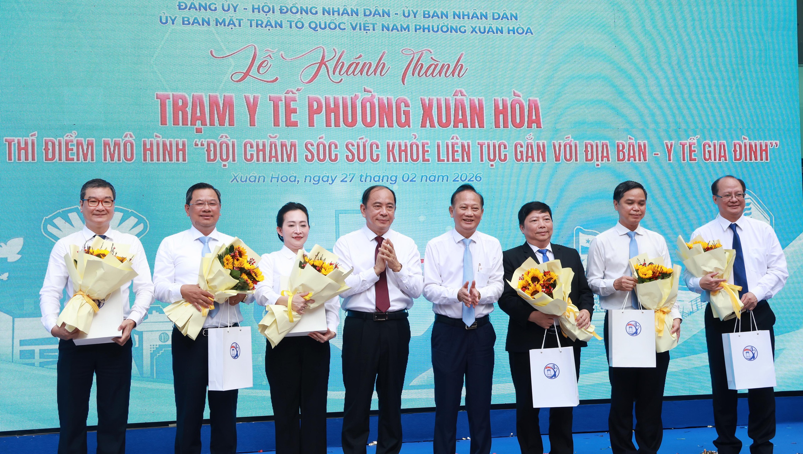 Kỳ 2: Đổi mới y tế cơ sở: “Người gác cổng” tin cậy- Ảnh 8. Kỳ 2: Đổi mới y tế cơ sở: “Người gác cổng” tin cậy- Ảnh 8.