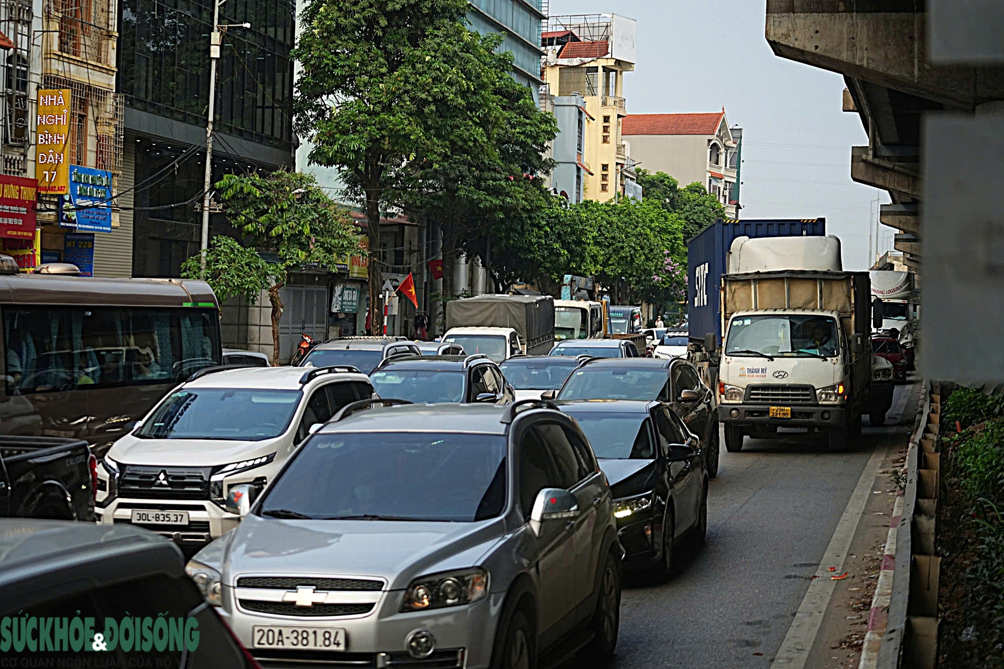 Kết thúc nghỉ lễ Giỗ Tổ Hùng Vương, cửa ngõ Hà Nội ken đặc phương tiện- Ảnh 4.