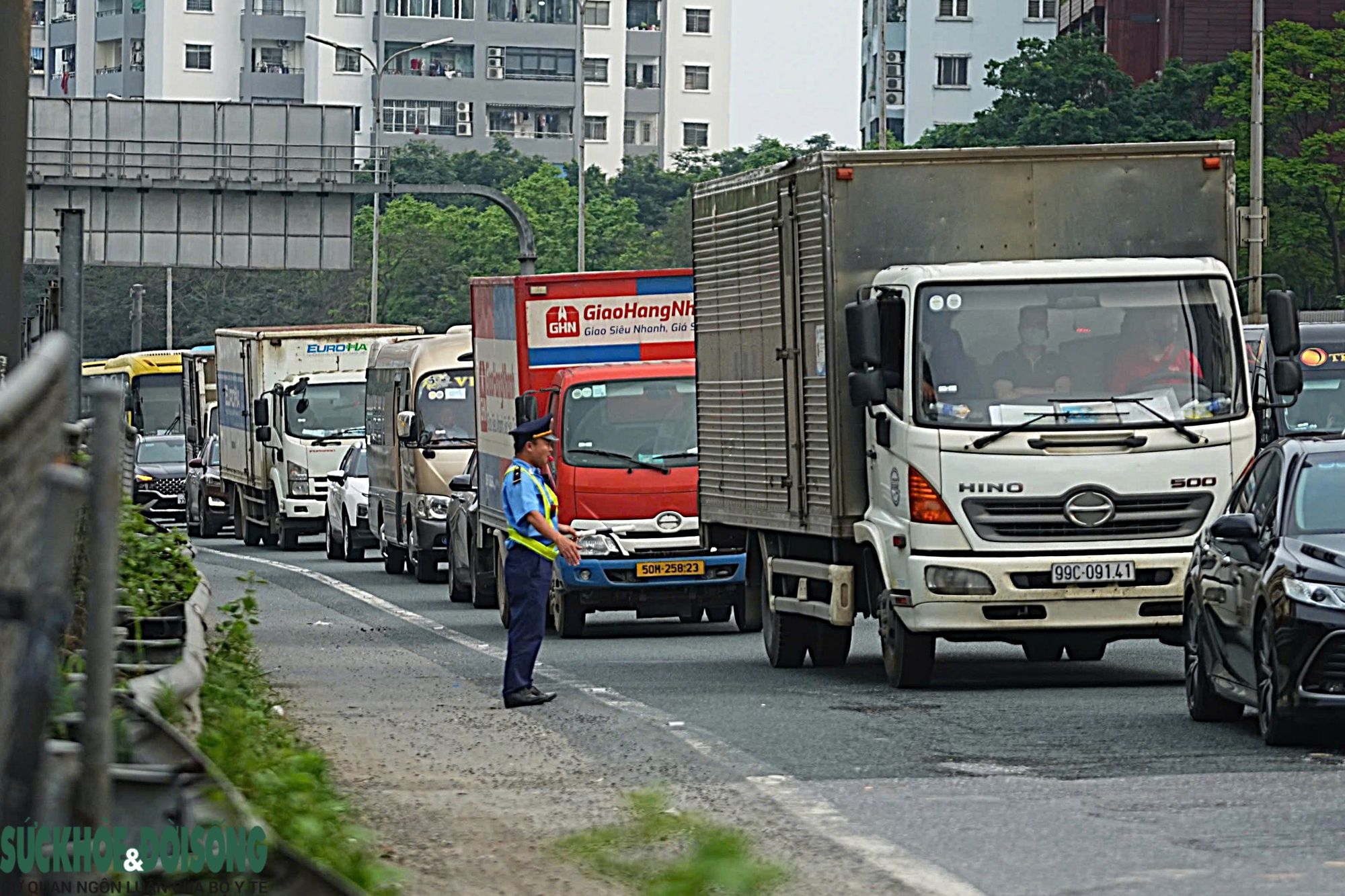 Kết thúc nghỉ lễ Giỗ Tổ Hùng Vương, cửa ngõ Hà Nội ken đặc phương tiện- Ảnh 6.
