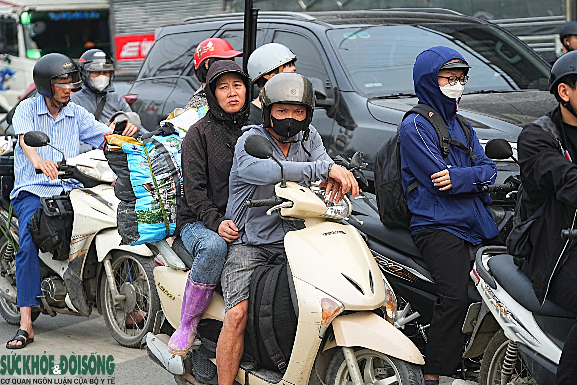 Kết thúc nghỉ lễ Giỗ Tổ Hùng Vương, cửa ngõ Hà Nội ken đặc phương tiện- Ảnh 7.