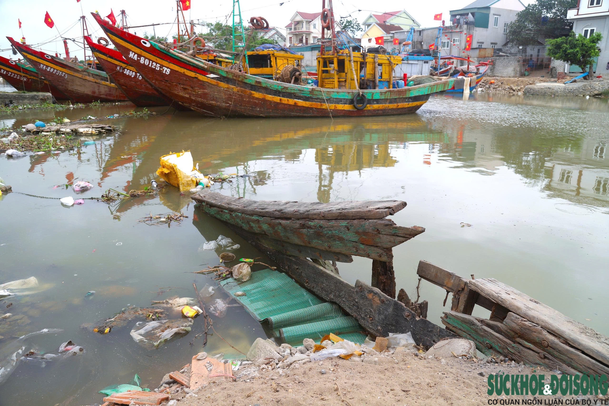 'Nghĩa địa tàu cá' làm khó ngư dân- Ảnh 15.