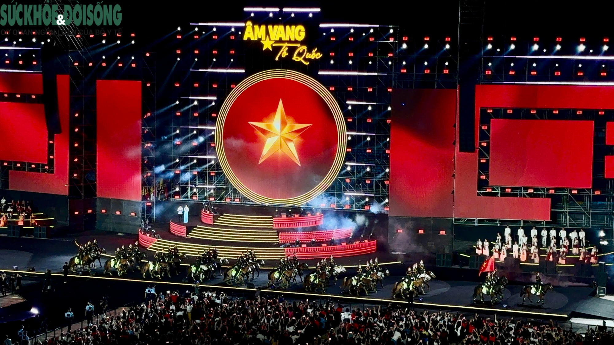 Những tiết mục đặc sắc tại 'Âm vang Tổ quốc' khiến khán giả không rời mắt- Ảnh 7.