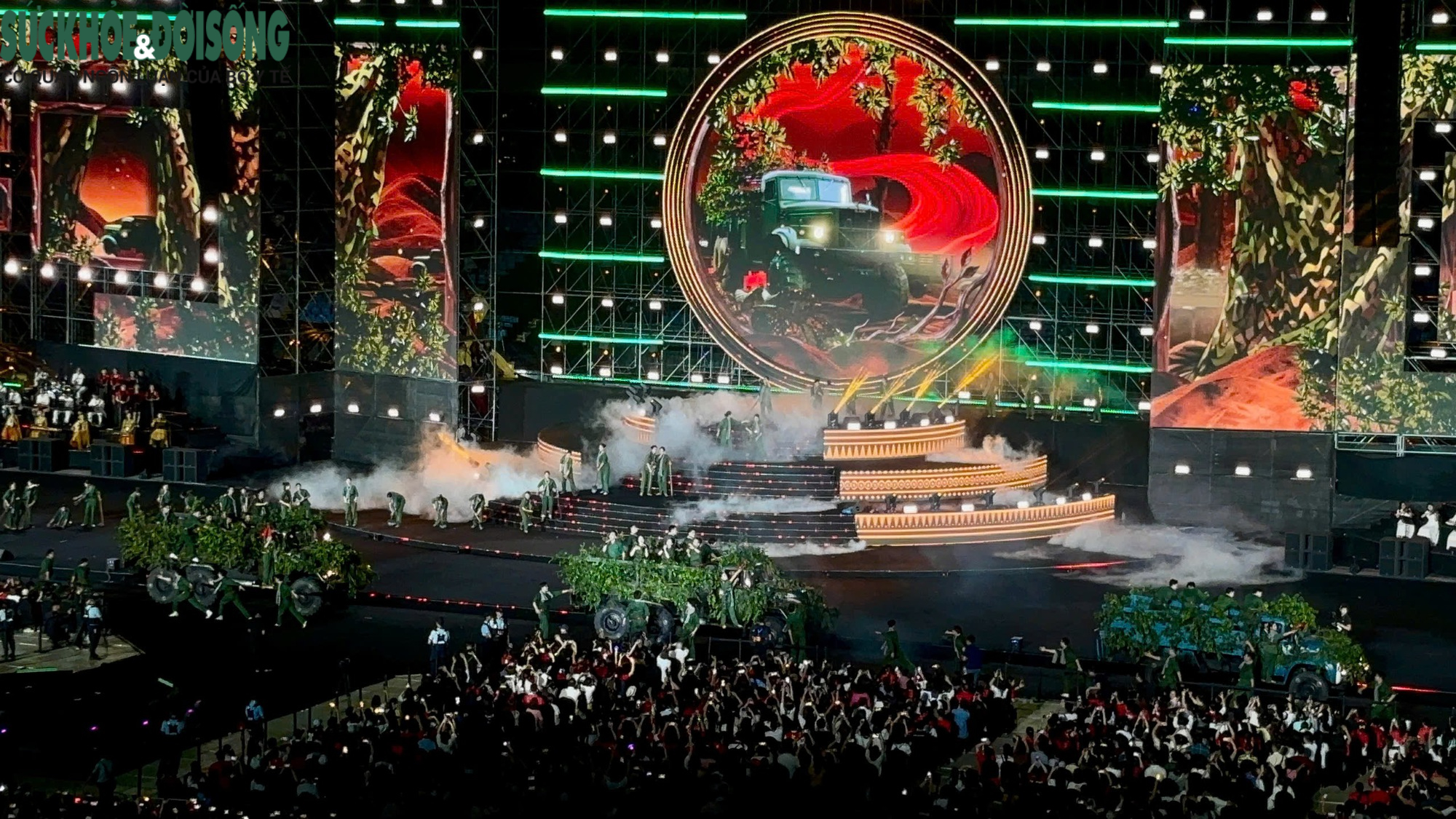 Những tiết mục đặc sắc tại 'Âm vang Tổ quốc' khiến khán giả không rời mắt- Ảnh 8.