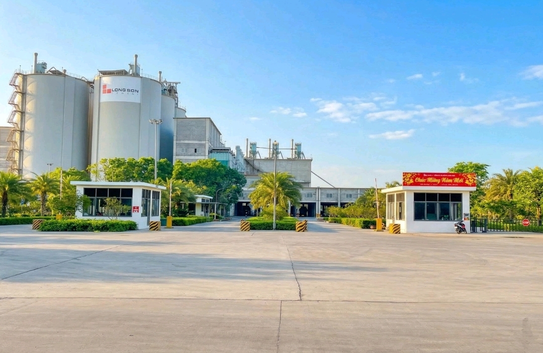 Công ty xi măng Long Sơn chào mừng ngày Giải phóng miền Nam 30/4 và Quốc tế lao động
