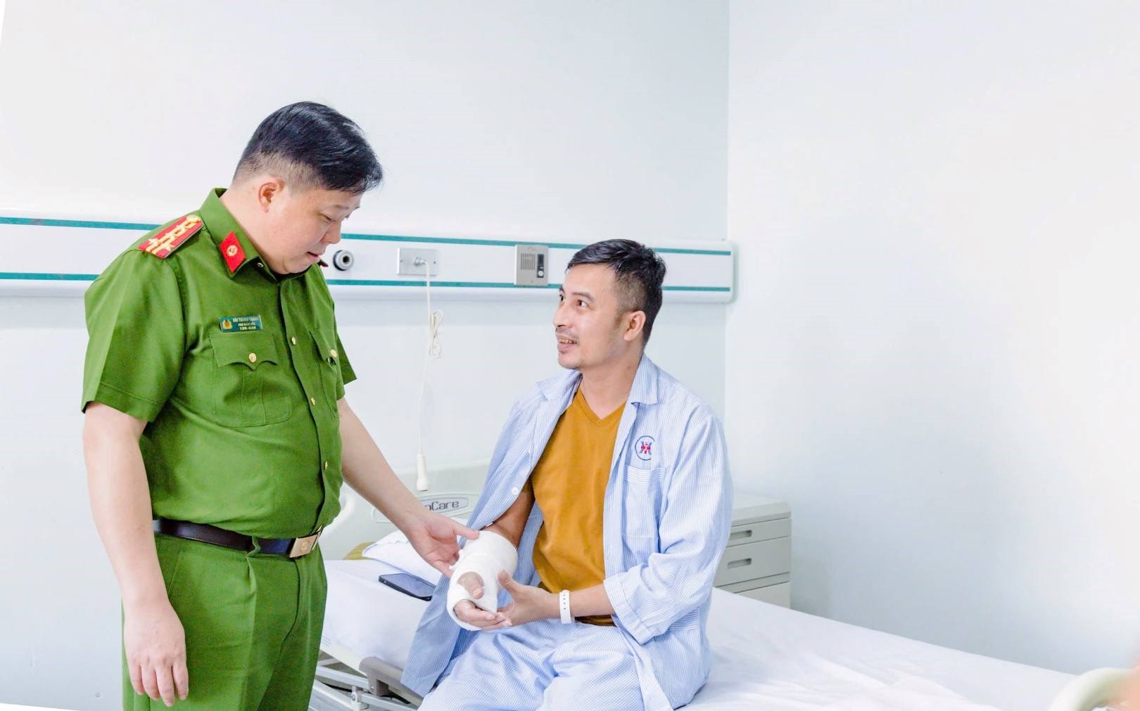 Hai cán bộ, chiến sĩ Công an Hải Phòng bị thương khi đang làm nhiệm vụ- Ảnh 2.