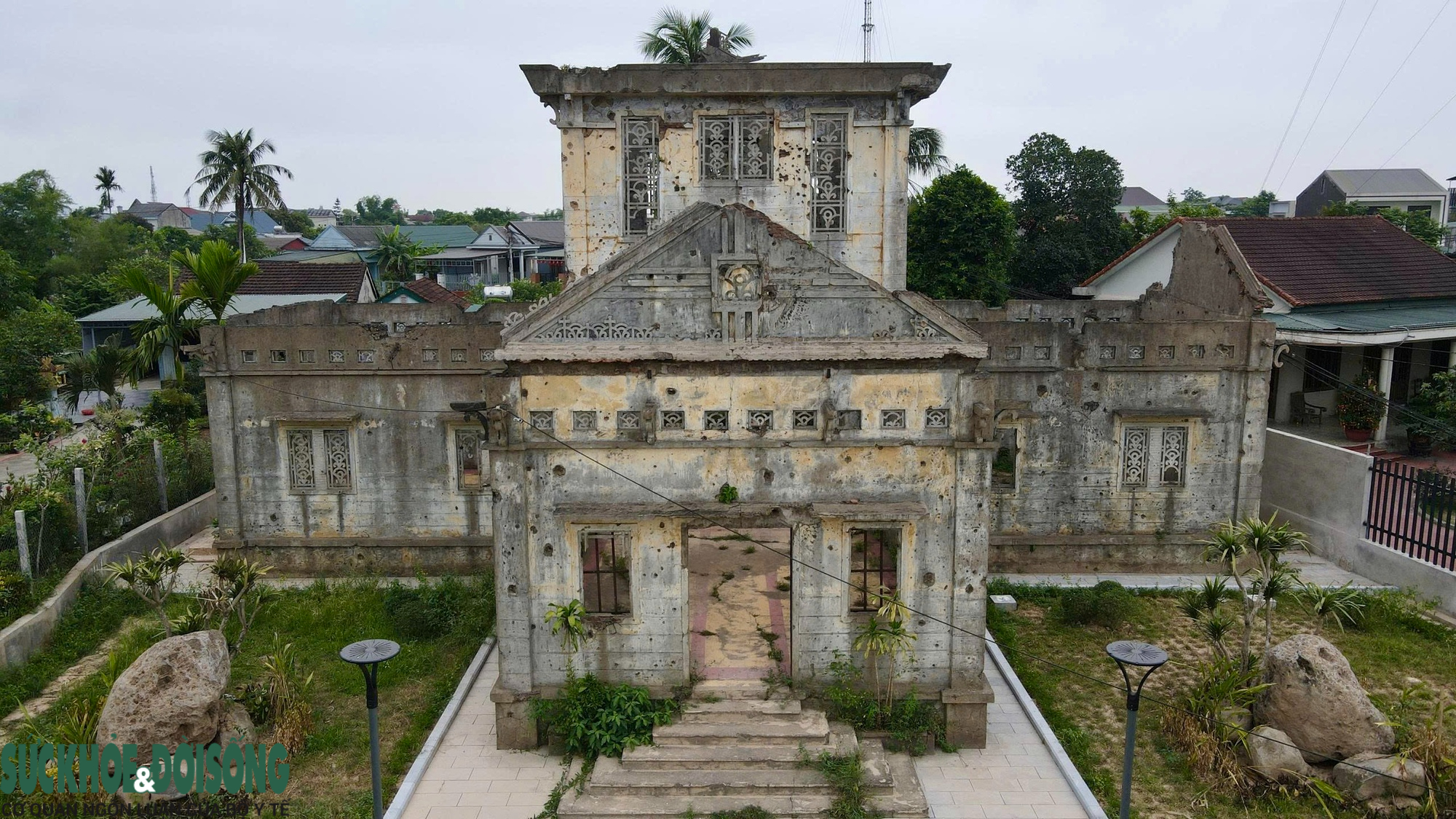 Cận cảnh giáo đường là chứng tích của ‘mùa Hè đỏ lửa’ hơn 50 năm trước- Ảnh 1.