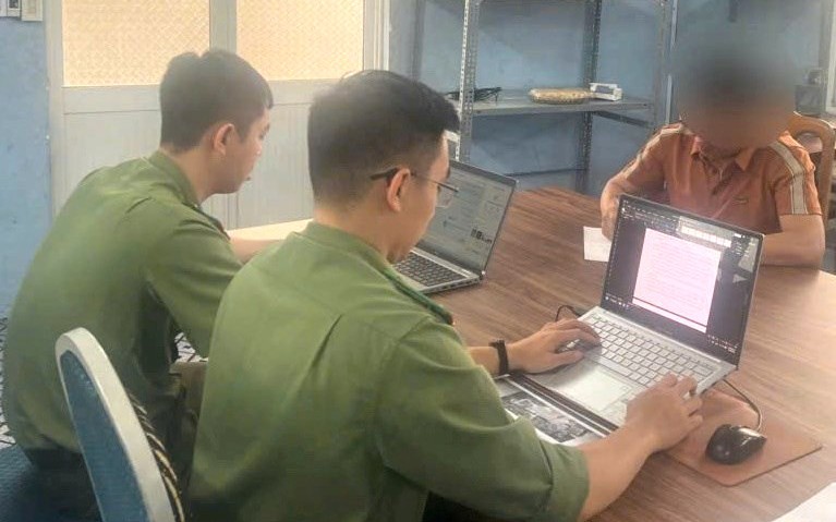 Dùng tài khoản Facebook ẩn danh đăng thông tin xuyên tạc sai sự thật, nam thanh niên bị xử phạt- Ảnh 2.