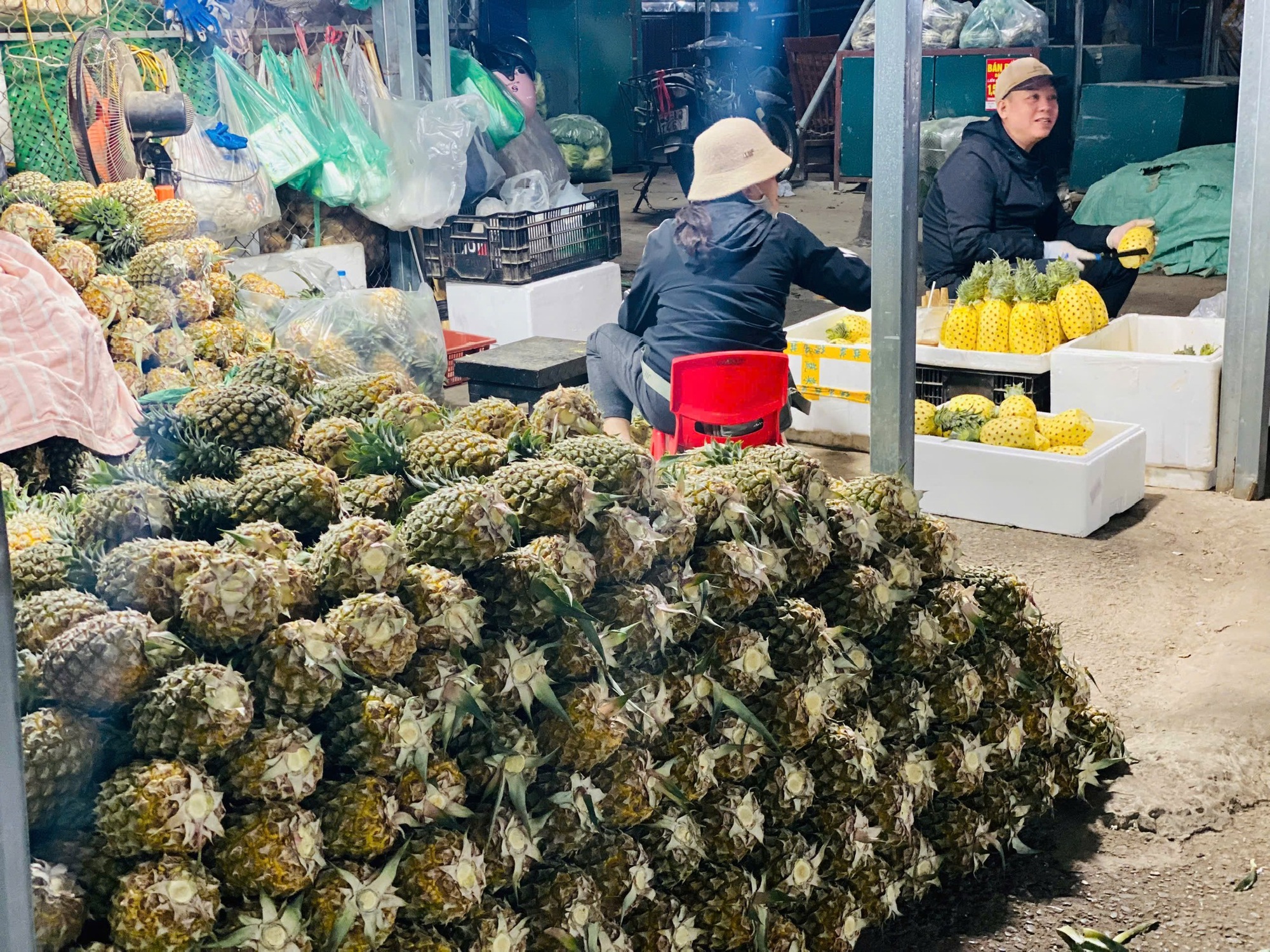 Một loại quả đang vào mùa bán đầy chợ Việt giá chỉ hơn chục nghìn đồng/quả, hương vị thơm ngon, tốt cho sức khỏe- Ảnh 5.
