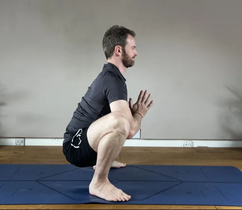 4 tư thế yoga tốt cho cân bằng nội tiết tố nam- Ảnh 2. 4 tư thế yoga tốt cho cân bằng nội tiết tố nam- Ảnh 2.