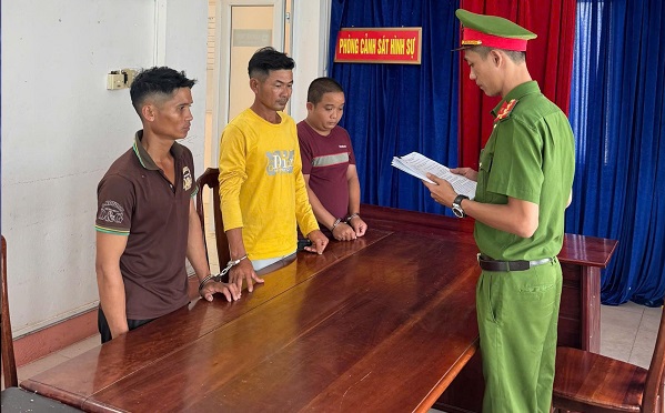 Bóp còi xua đàn trâu, người đàn ông ở Đà Nẵng bị đánh lún sọ - Ảnh 1.