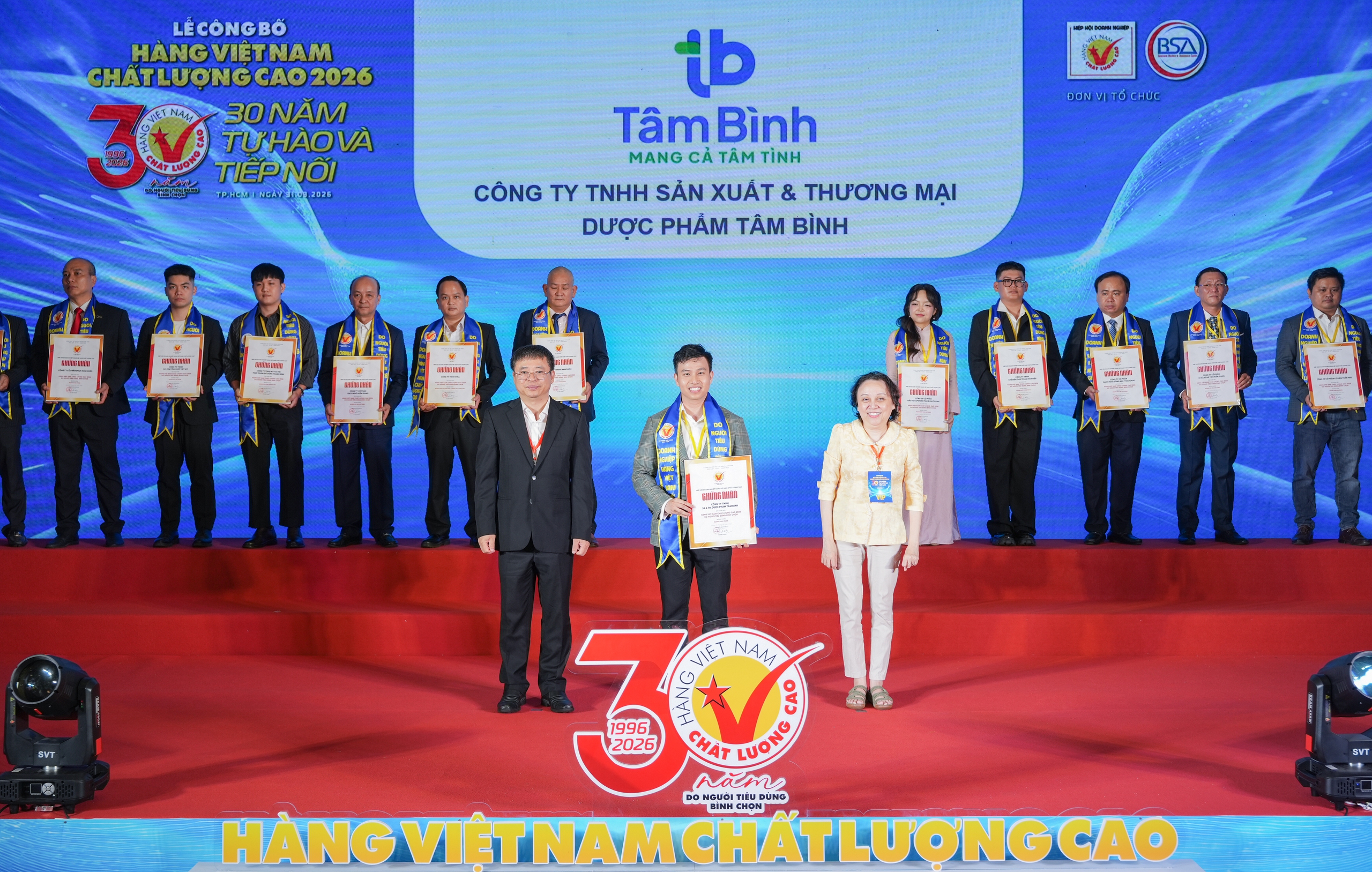 Dược phẩm Tâm Bình 8 năm liền đạt danh hiệu Hàng Việt Nam chất lượng cao- Ảnh 1.