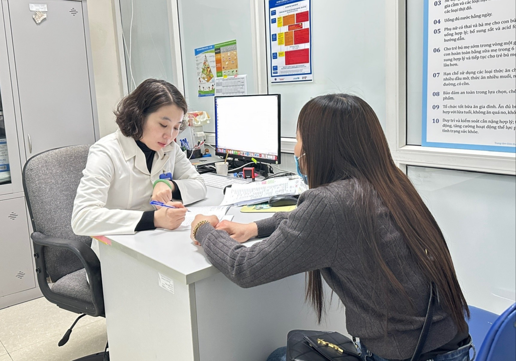 Đưa dinh dưỡng đến gần người dân tại Lễ mít tinh phát động Ngày Sức khỏe toàn dân 7/4- Ảnh 2.