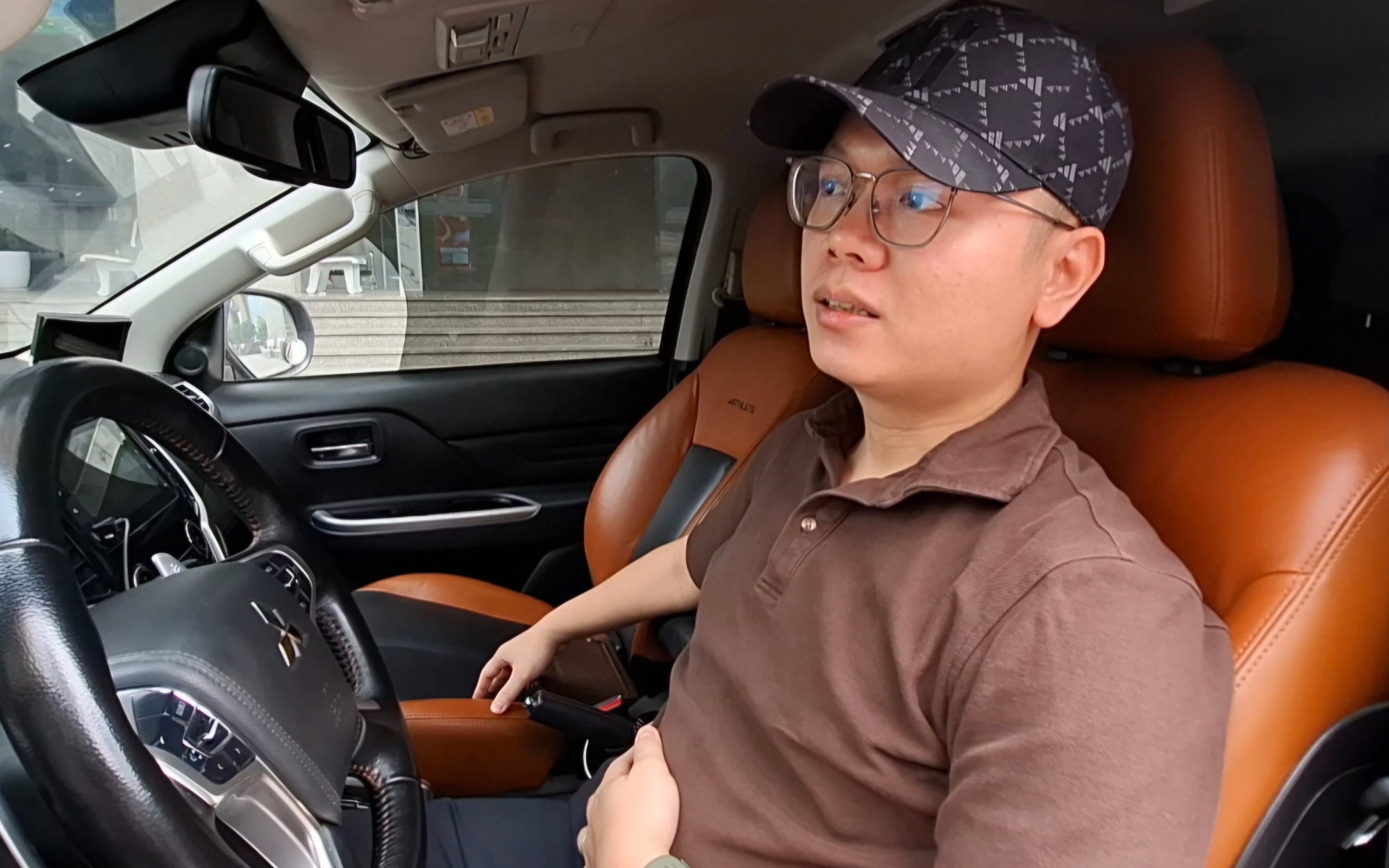 Tài xế xe bán tải khấp khởi chờ "cởi trói" vào nội đô