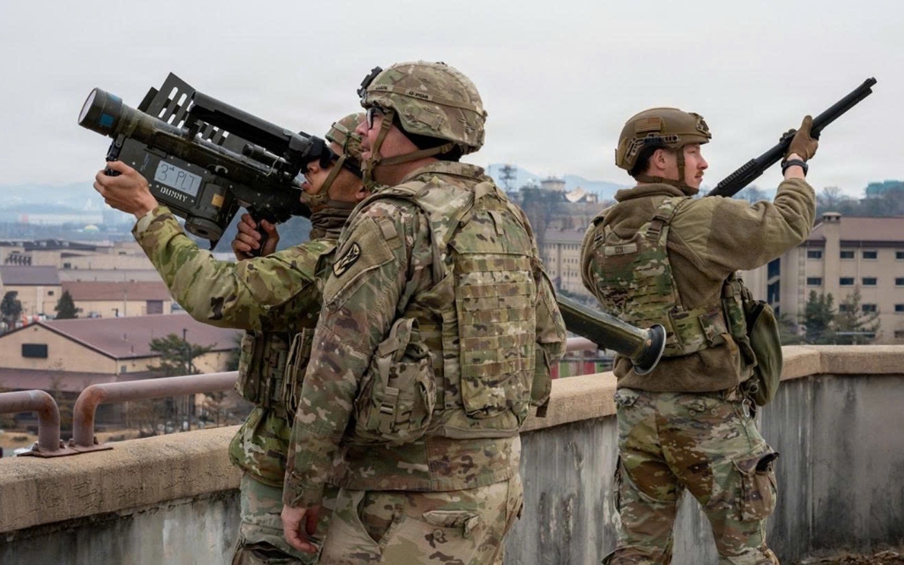 Tên lửa vác vai giá rẻ khiến tiêm kích Mỹ đắt đỏ lao đao trên bầu trời Iran