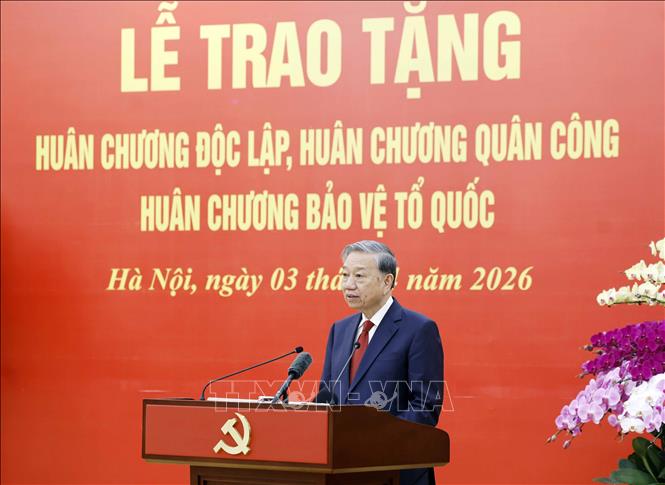 Lễ trao tặng huân chương cao quý cho lãnh đạo Đảng, Nhà nước- Ảnh 6.